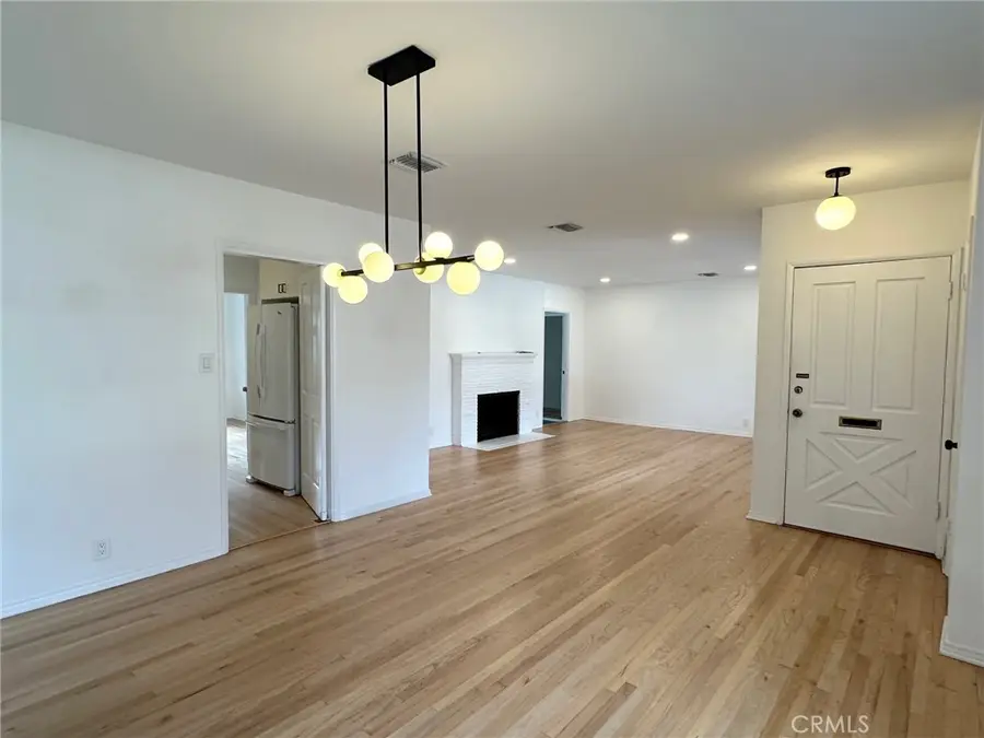 15440 Dickens Street, Sherman Oaks, CA 91403 - Image #3