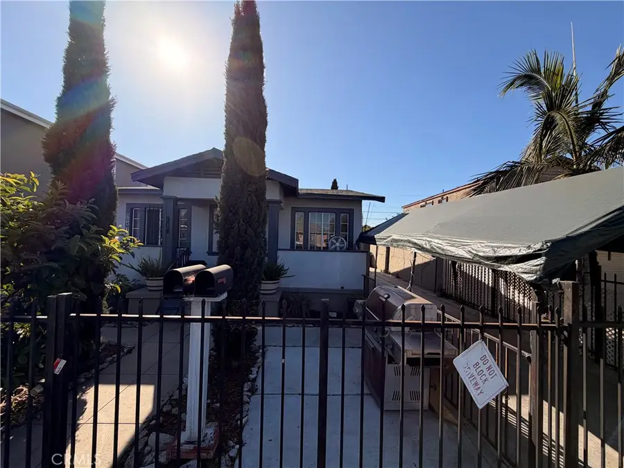 904 E 52nd, Los Angeles, CA 90011 - #2