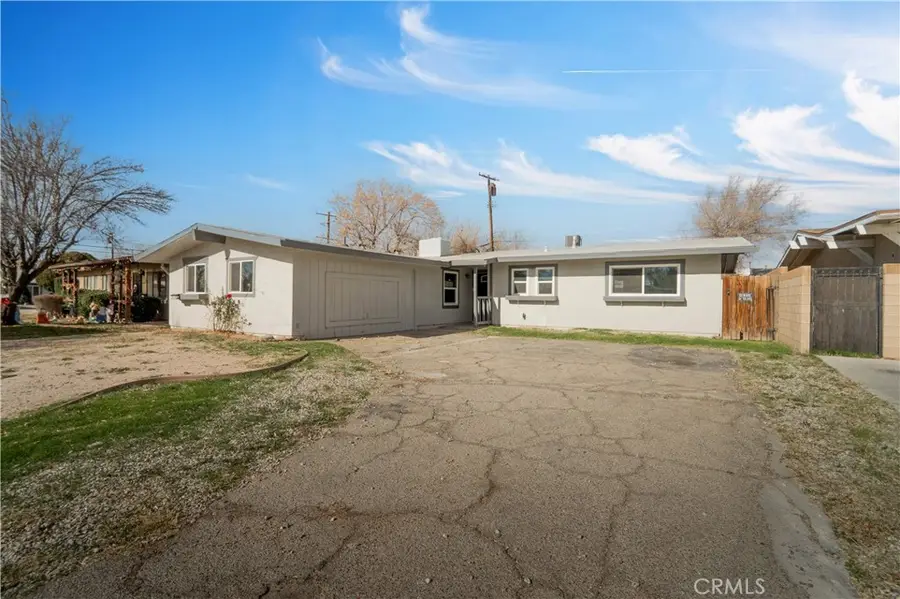 1041 W Avenue H2, Lancaster, CA 93534 - #2