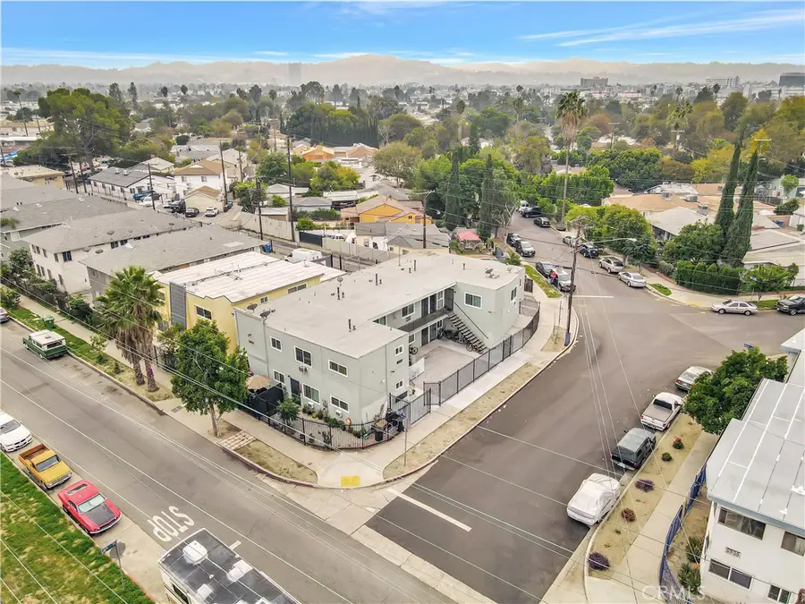 5887 Whitnall, North Hollywood, CA 91601 - #2