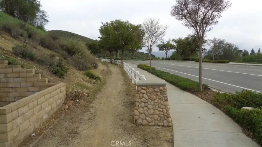 9516 Ca-118, Simi Valley, CA 93063 - #2