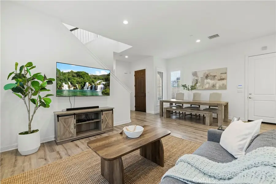 20629 W Chestnut Circle, Porter Ranch, CA 91326 - #2