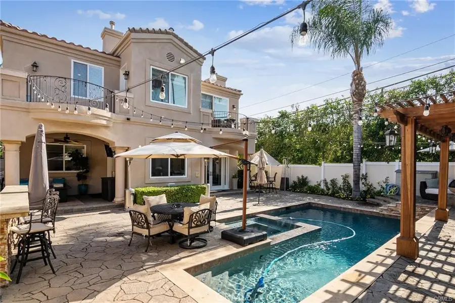 15102 Greenleaf Street, Sherman Oaks, CA 91403 - #3