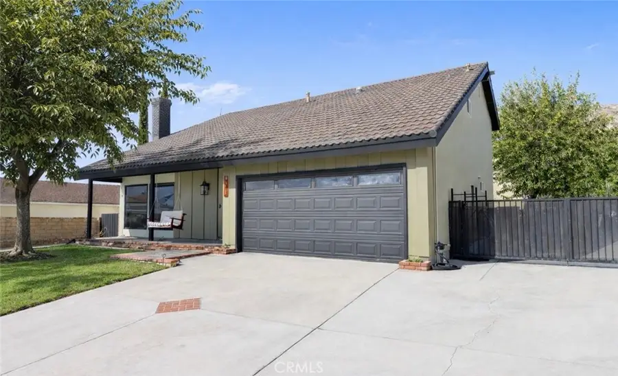 28975 Lotusgarden Dr, Canyon Country, CA 91387 - #3