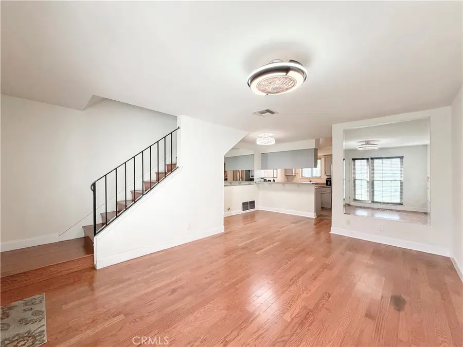 22131 Oxnard Street, Woodland Hills, CA 91367 - #3