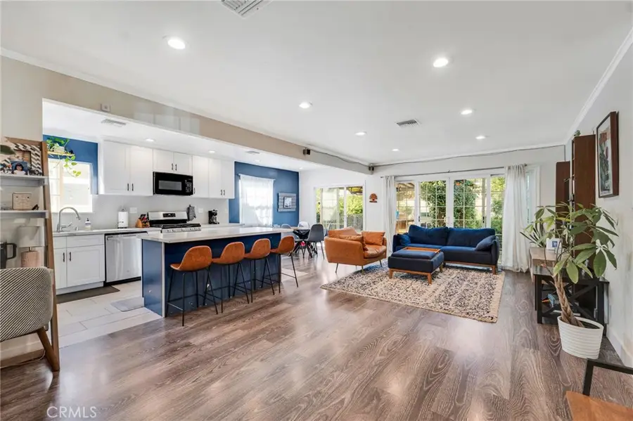 7037 Tunney Avenue, Reseda, CA 91335 - #3