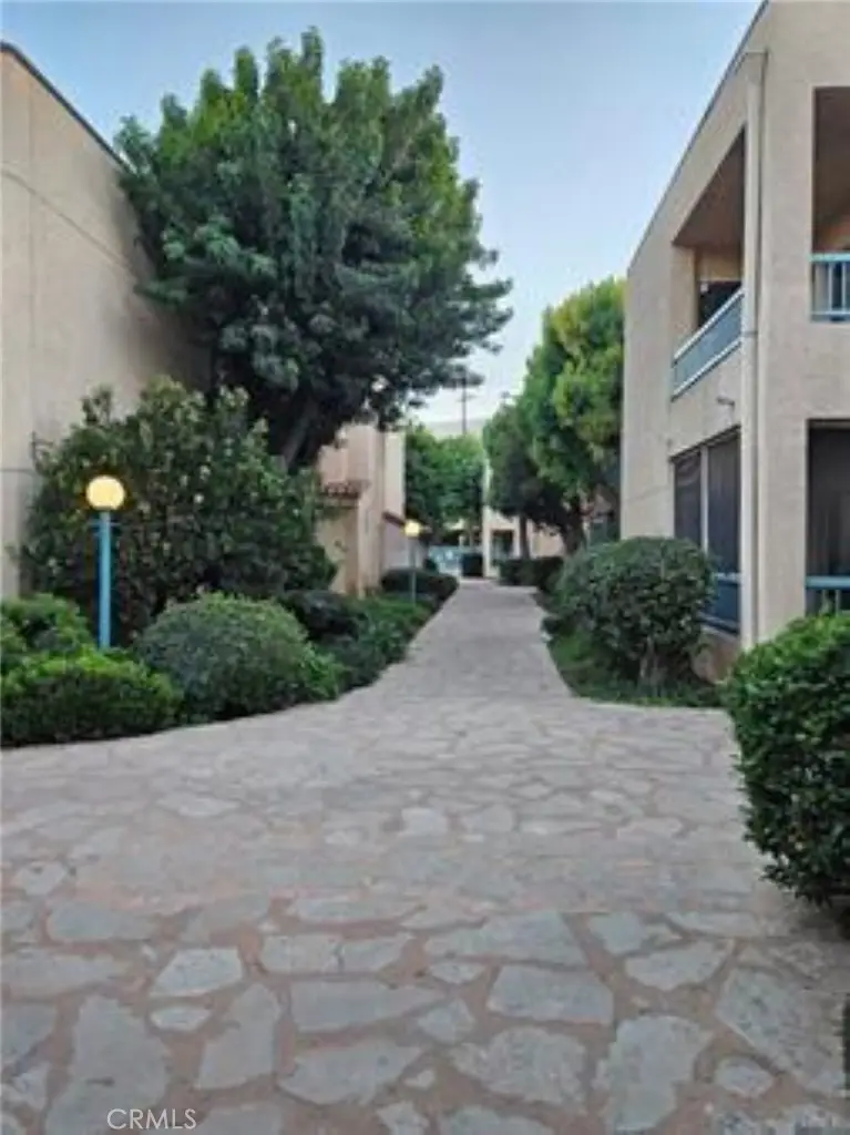 18307 Burbank Boulevard #41, Tarzana, CA 91356 - #2