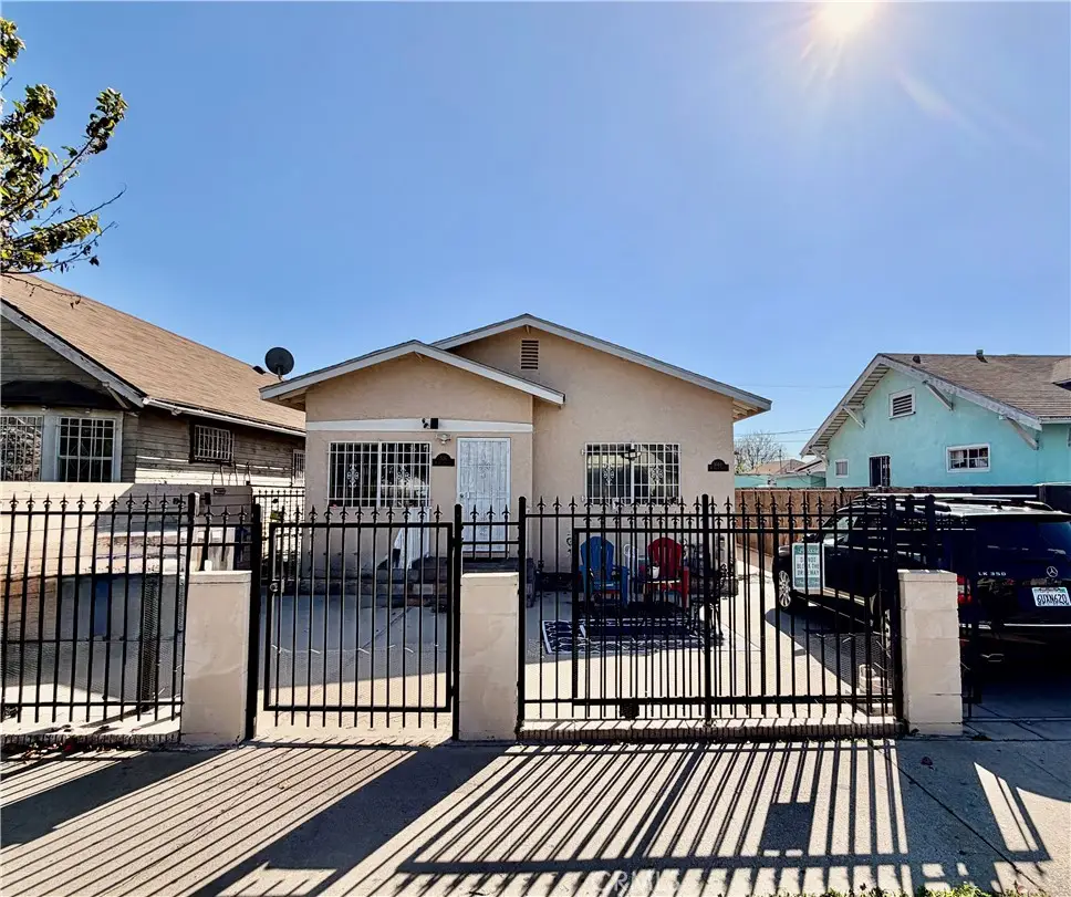 536 W 42nd Street, Los Angeles, CA 90037 - #1