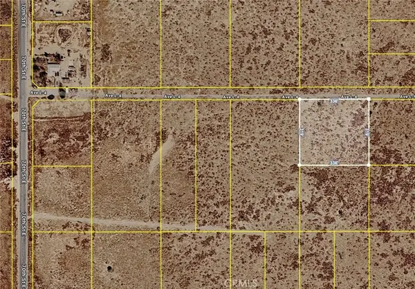 7300 E Avenue L4, Palmdale, CA 93552