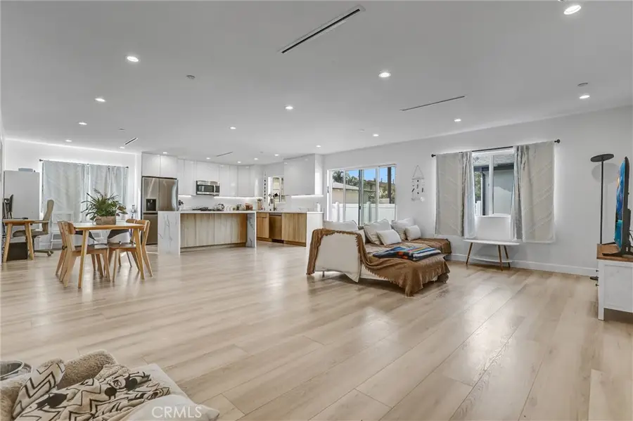 7445 Oakdale Avenue, Winnetka, CA 91306 - #3