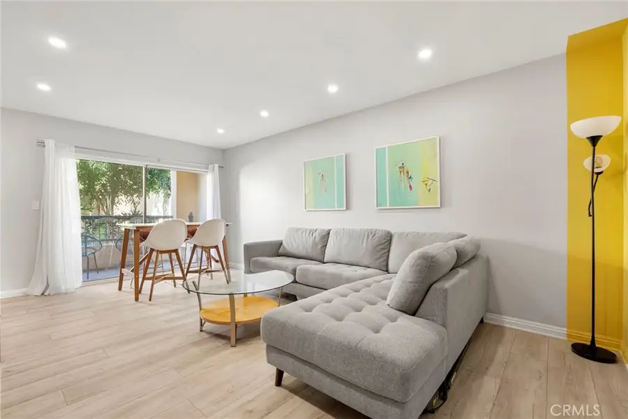 18307 Burbank #5, Tarzana, CA 91356 - #2