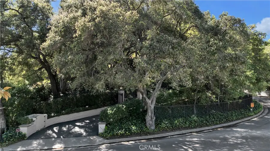 16700 Bosque Drive, Encino, CA 91436 - #2