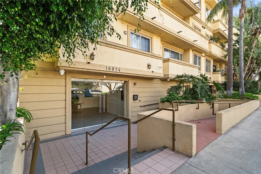 10824 Bloomfield #108, Toluca Lake, CA 91602 - #2