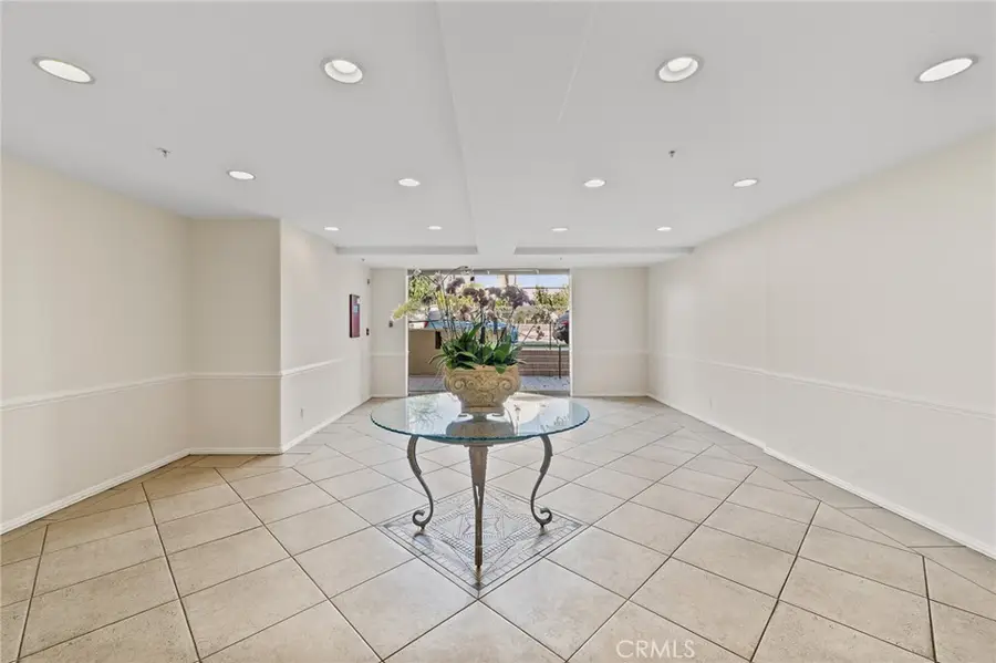 10824 Bloomfield #108, Toluca Lake, CA 91602 - #3