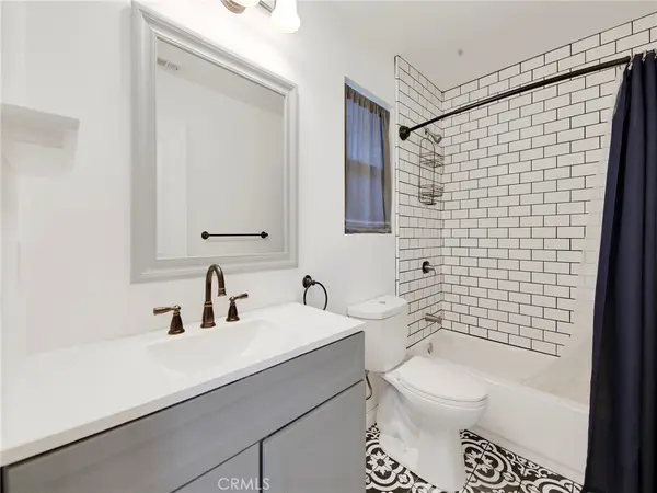 6215 Glide Avenue, Woodland Hills, CA 91367