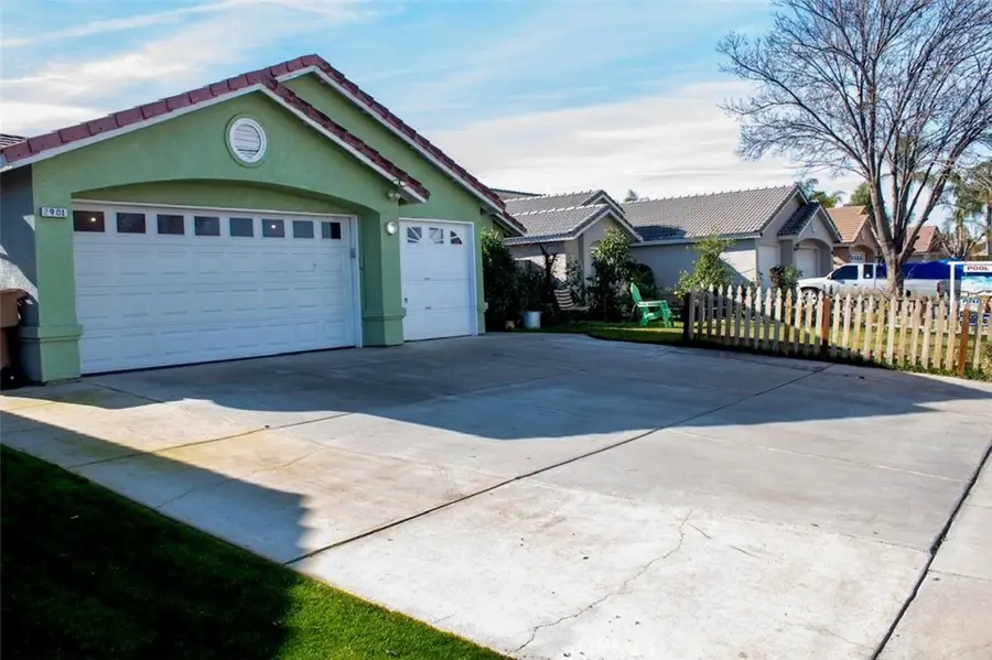 2901 Flint Hills, Bakersfield, CA 93313 - #2