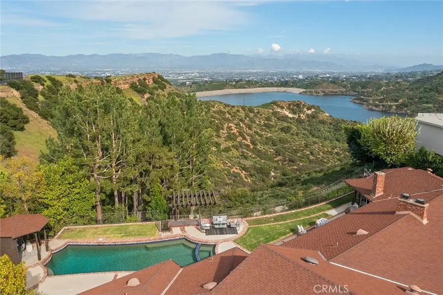 3906 Lake Vista Court, Encino, CA 91316 - #2