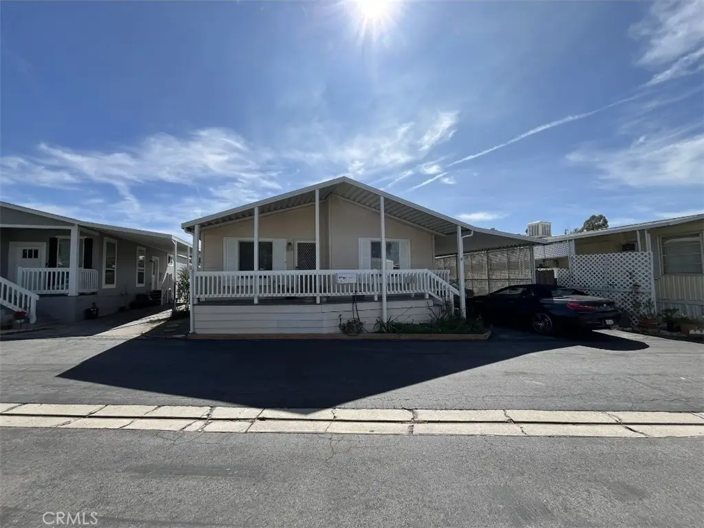 17 Serra Way, San Fernando, CA 91345 - #1