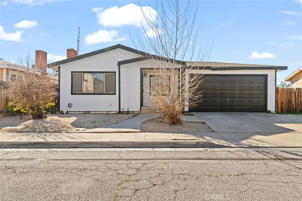 44053 Canyon Way, Lancaster, CA 93535 - #1