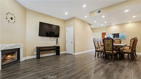 14256 Victory Boulevard #3, Van Nuys, CA 91401