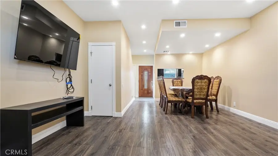 14256 Victory Boulevard #3, Van Nuys, CA 91401 - #3