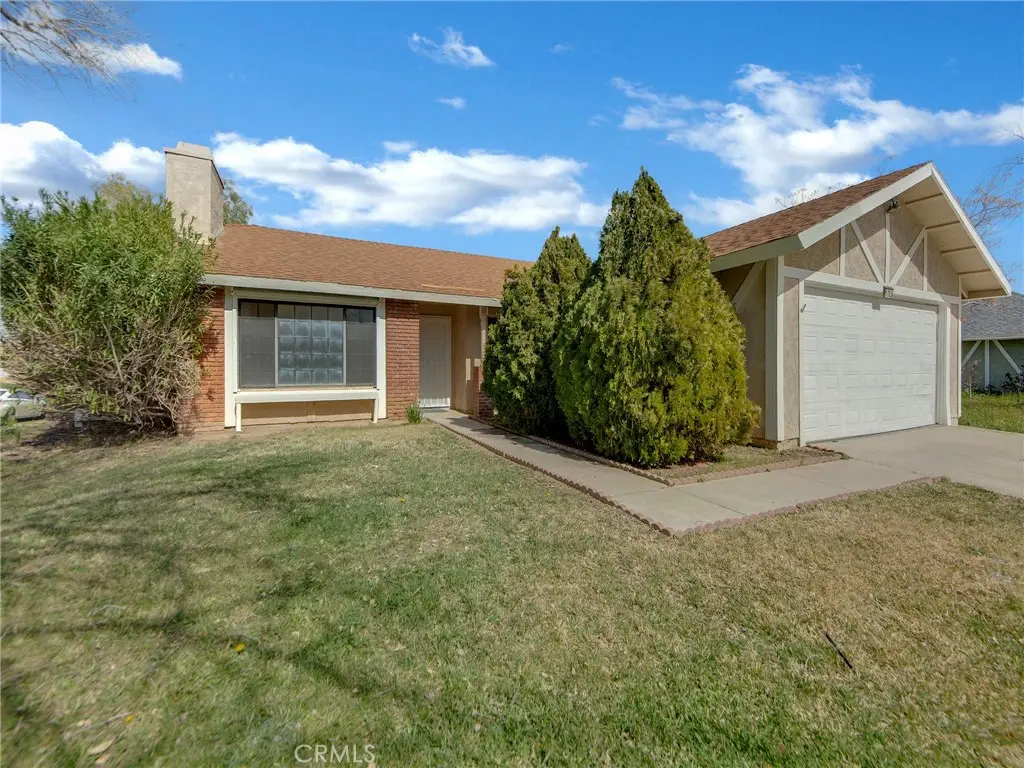 1703 E Avenue R3, Palmdale, CA 93550 - #1