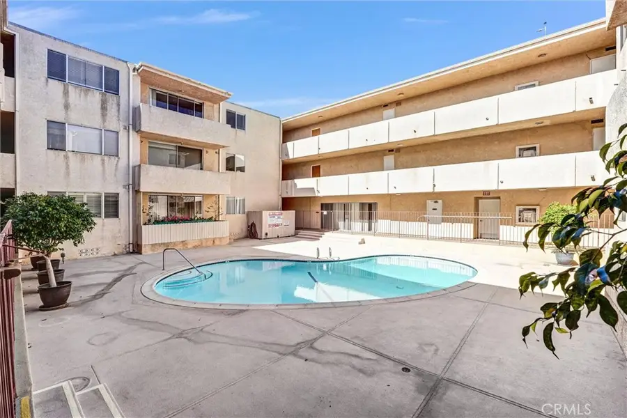 5429 Newcastle #215, Encino, CA 91316 - #3
