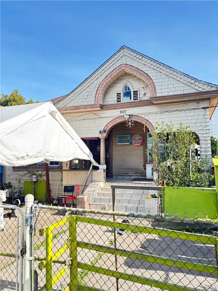 807 E 20th, Los Angeles, CA 90011 - #1