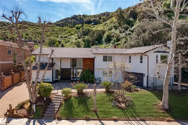 3831 Saint Johnswood Drive, Woodland Hills, CA 91364