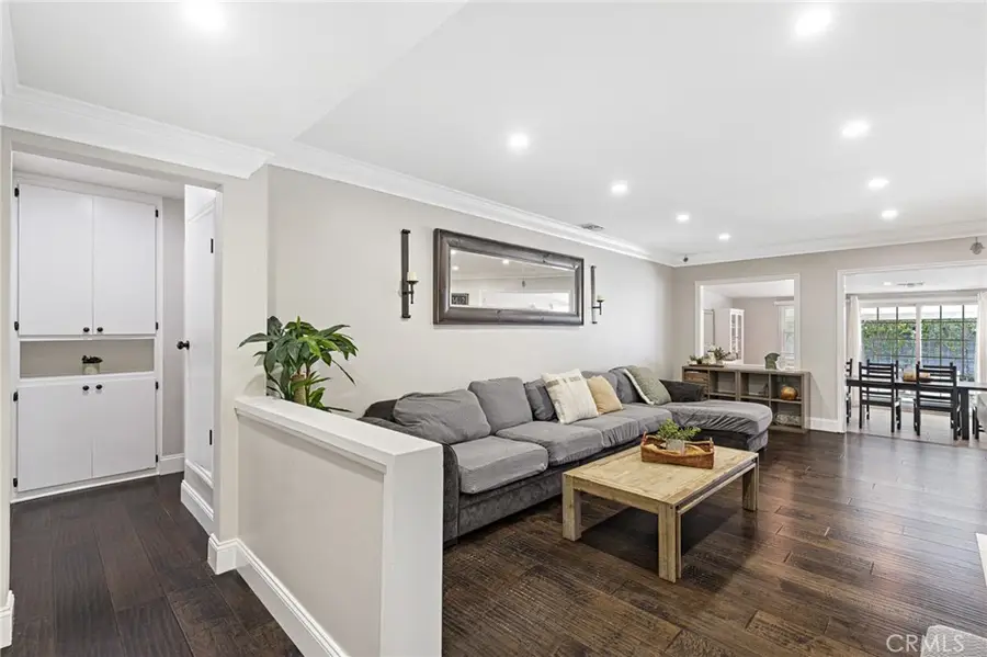 19438 Calvert Street, Tarzana, CA 91335 - #2