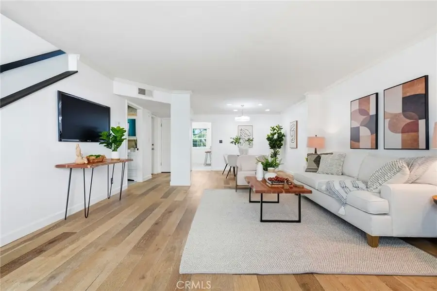 7304 Balboa #C, Lake Balboa, CA 91406 - #2