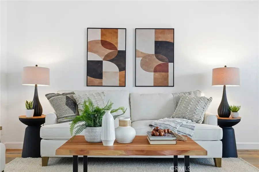 7304 Balboa #C, Lake Balboa, CA 91406 - #3