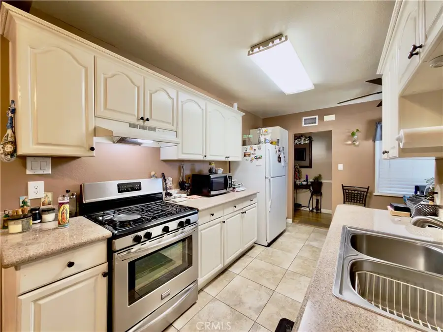 618 Lazard St, San Fernando, CA 91340 - #3