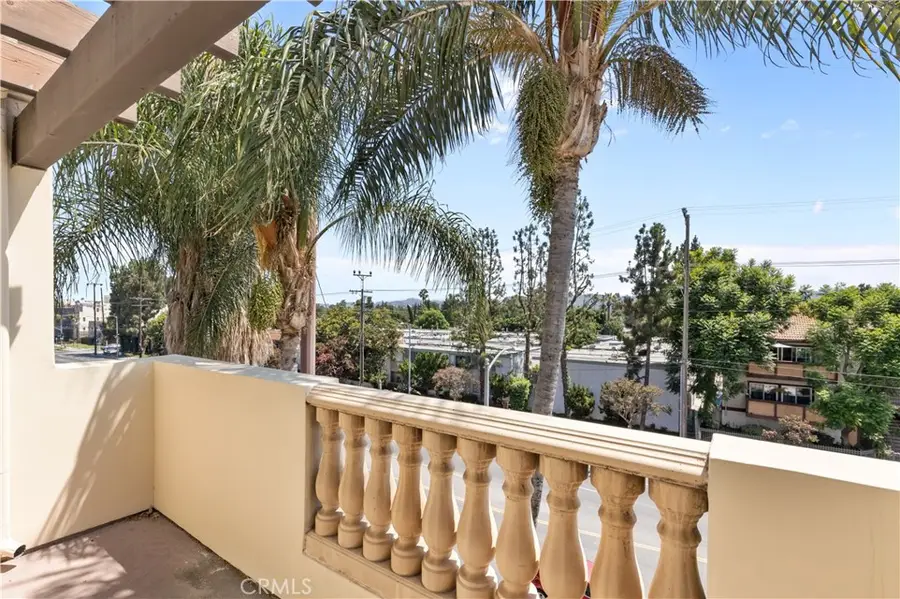 14343 Burbank Boulevard #301, Sherman Oaks, CA 91401 - #2