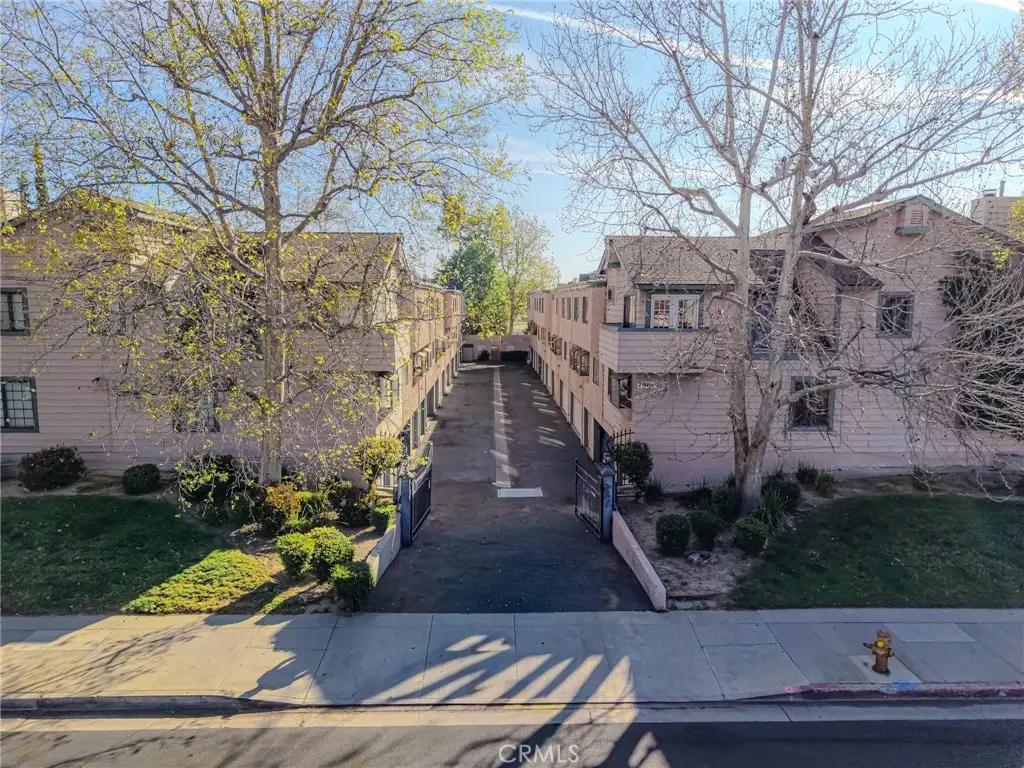 7904 Topanga Canyon Blvd #3, Canoga Park, CA 91304 - #1
