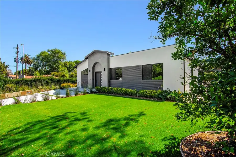 20100 Hatteras Street, Woodland Hills, CA 91367 - #3