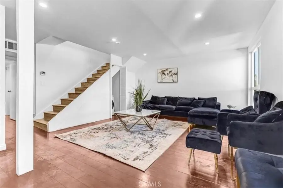 6155 Reseda Blvd #4, Tarzana, CA 91335 - #2