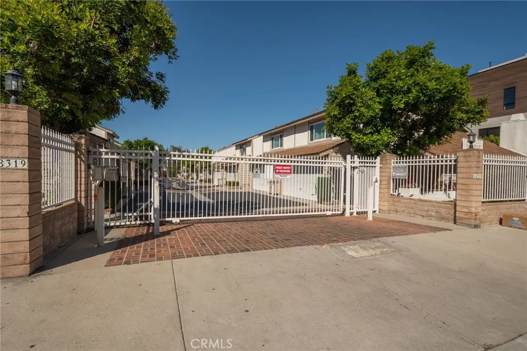 18319 Collins Street #19, Tarzana, CA 91356 - #1