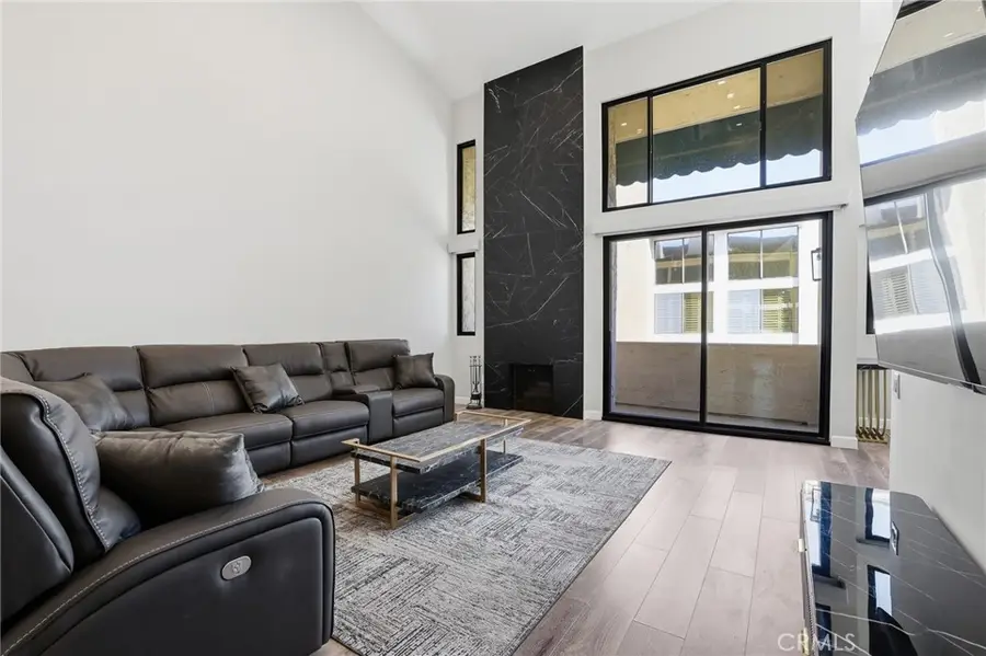 5310 Zelzah Avenue #302, Encino, CA 91316 - #2