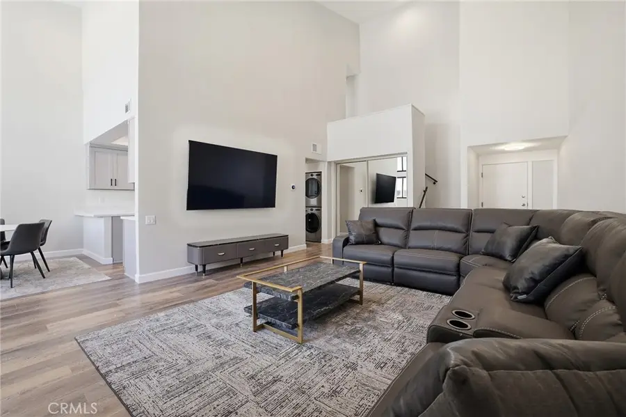 5310 Zelzah Avenue #302, Encino, CA 91316 - #3