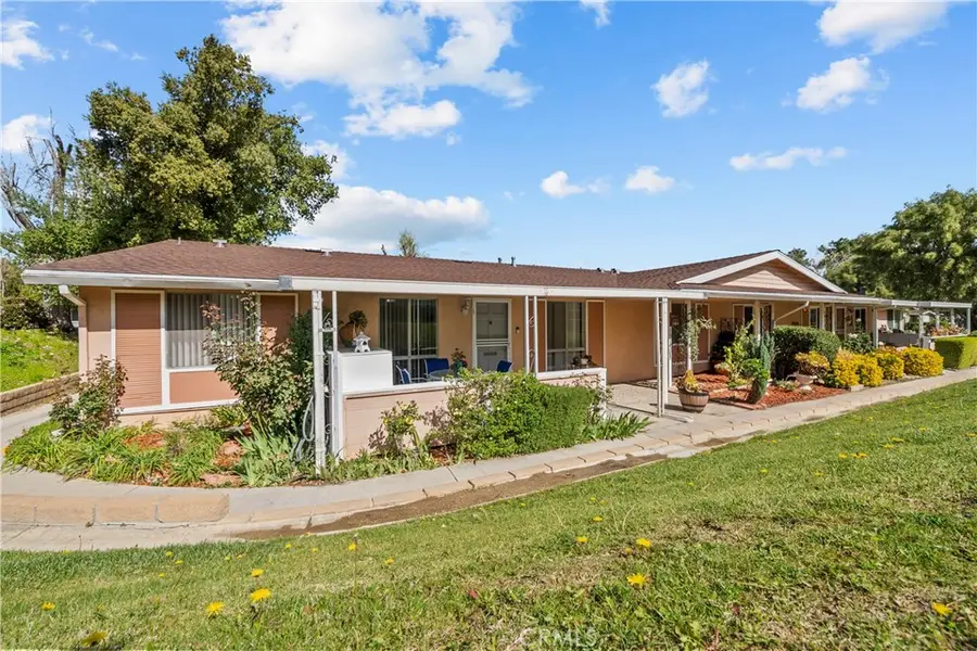 19156 Avenue Of The Oaks #B, Newhall, CA 91321 - #3
