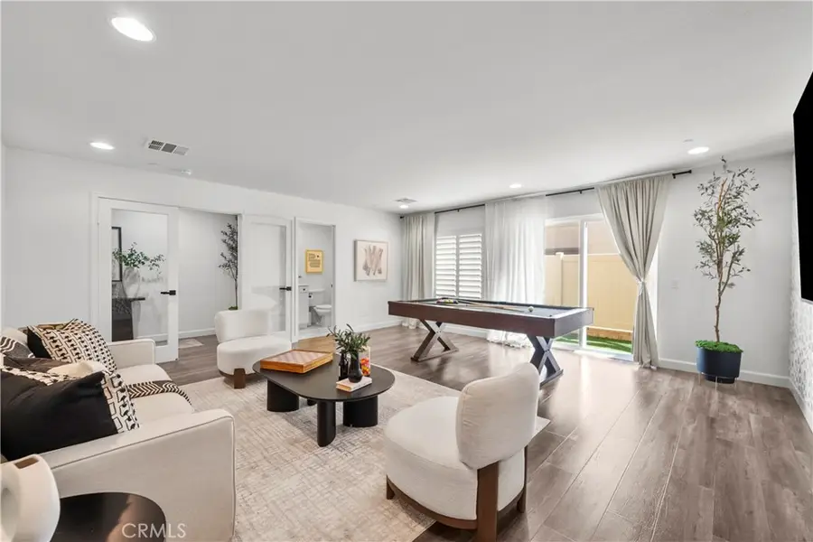 22157 Barrington, Saugus, CA 91350 - #3