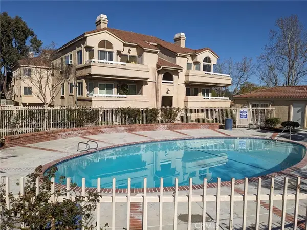 19830 Sandpiper Pl, Newhall, CA 91321