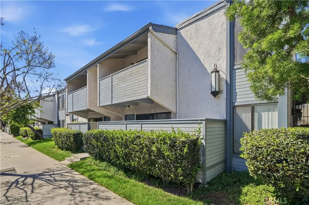 8801 Independence Ave #19, Canoga Park, CA 91304 - #1