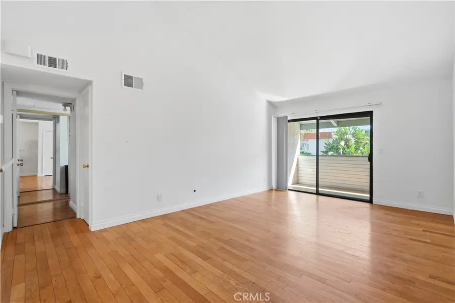 8801 Independence Ave #19, Canoga Park, CA 91304 - #2