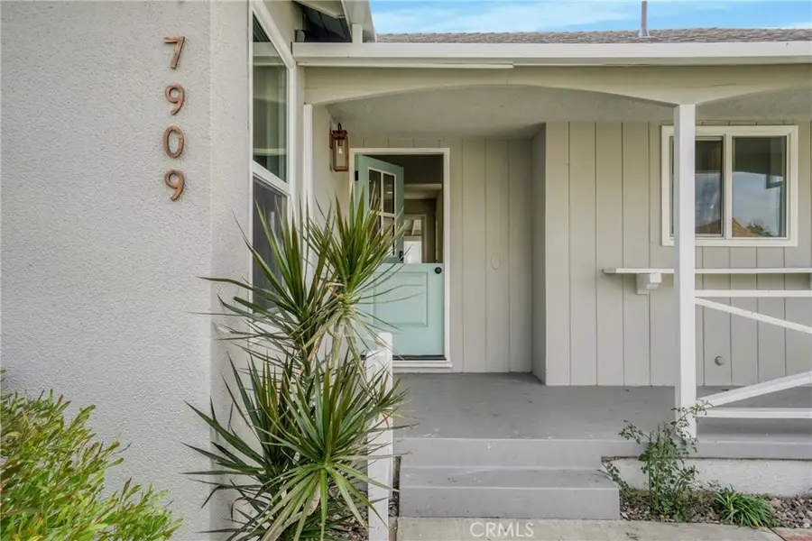 7909 Aldea Avenue, Lake Balboa, CA 91406 - #2