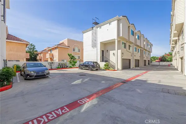 14662 W Sara Lane, Panorama City, CA 91402