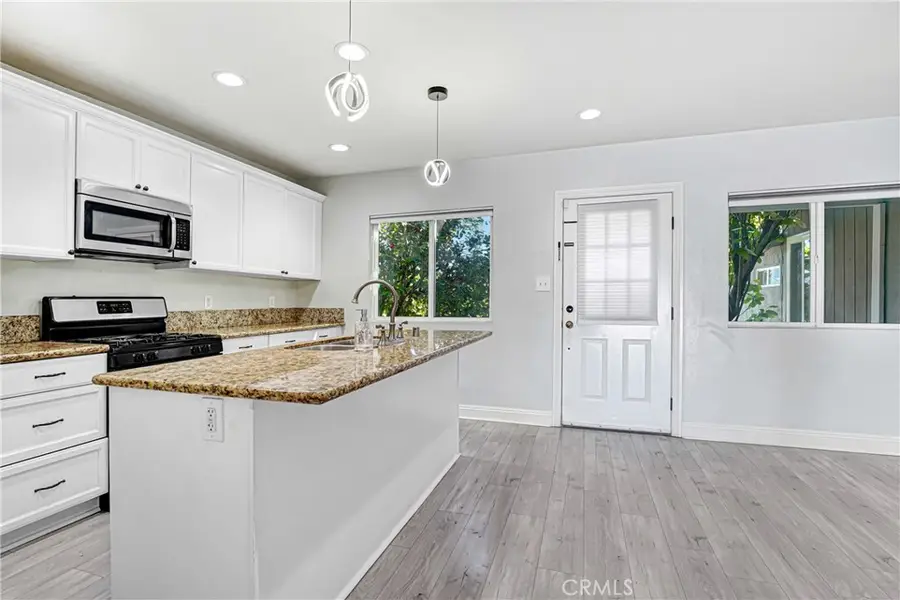 6659 Zelzah Ave, Reseda, CA 91335 - #2