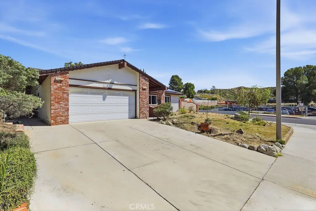 29223 Flowerpark Drive, Canyon Country, CA 91387 - #1