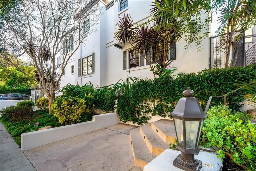 14100 Dickens St #2, Sherman Oaks, CA 91423 - #3